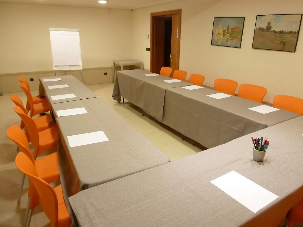 Madarian Guest House Lezama